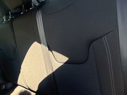 Used 2022 Jeep Renegade Altitude image 46