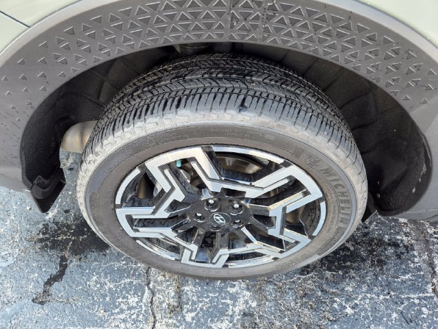 Used 2025 Hyundai Santa Cruz Limited AWD/4WD image 37