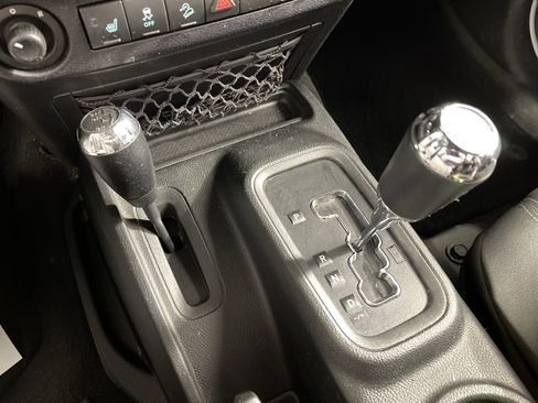 Used 2017 Jeep Wrangler Unlimited Sahara w/ Connectivity Group image 23