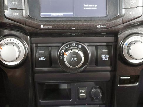 Used 2014 Toyota 4Runner Trail AWD/4WD image 31
