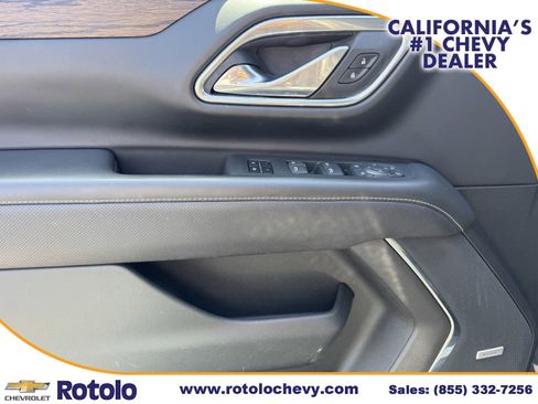 Used 2023 Chevrolet Suburban Premier AWD/4WD image 20