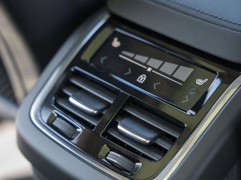 New 2027 Volvo XC60 B5 Ultra AWD/4WD image 34