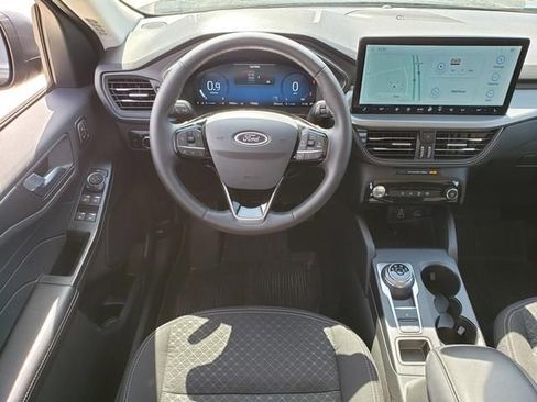 Used 2025 Ford Escape Active w/ Active Premium Tech Pack AWD/4WD image 19