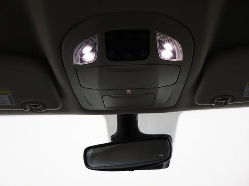 Used 2023 Chrysler Pacifica Touring-L image 27