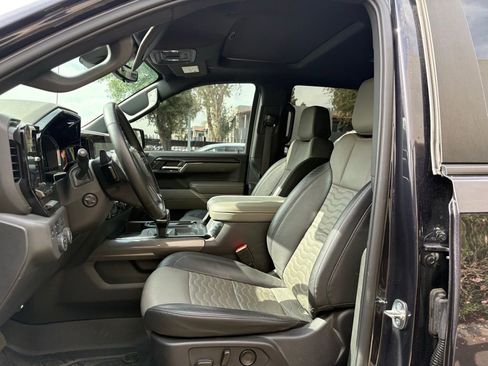 Used 2024 Chevrolet Silverado 1500 ZR2 w/ Technology Package image 11