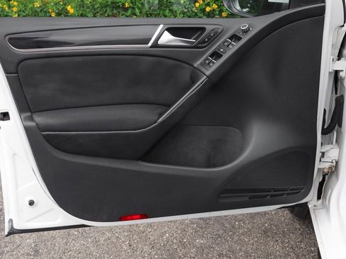 Used 2010 Volkswagen GTI 4-Door image 13