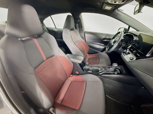 Certified 2025 Toyota Corolla SE FWD image 29