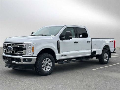 Used 2023 Ford F350 XLT w/ FX4 Off-Road Package image 3
