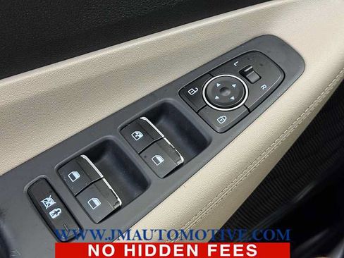 Used 2019 Hyundai Santa Fe SE AWD/4WD image 34