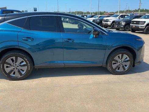 Used 2025 Nissan Murano SL AWD/4WD image 2