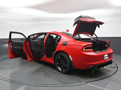 Used 2018 Dodge Charger R/T image 49