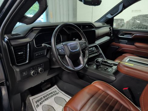 Used 2022 GMC Sierra 1500 Denali Ultimate AWD/4WD image 9