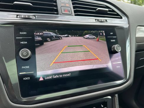 Used 2022 Volkswagen Tiguan SE AWD/4WD image 15
