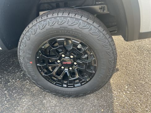 New 2026 GMC Canyon Elevation w/ Convenience Package AWD/4WD image 13