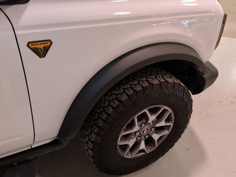 Used 2025 Ford Bronco Badlands image 22