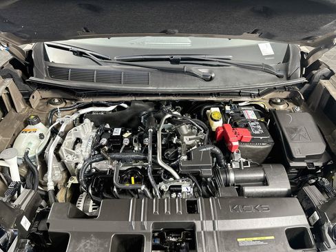 Used 2025 Nissan Kicks SR FWD image 34