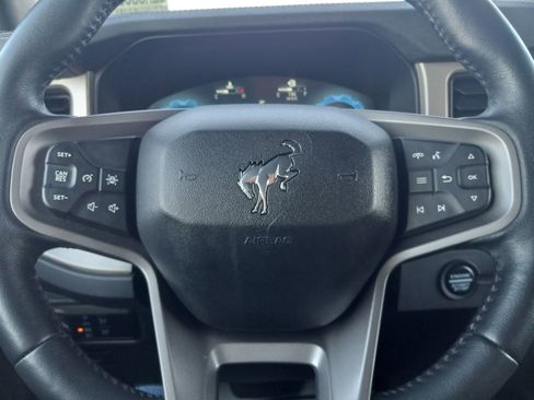 Used 2025 Ford Bronco Outer Banks image 17