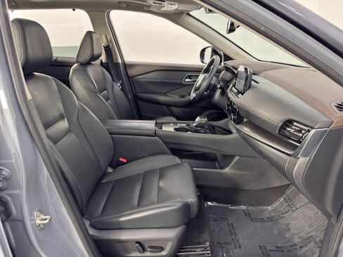 Used 2021 Nissan Rogue SL w/ Premium Package image 15