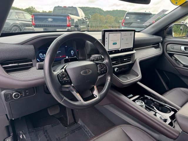 Used 2025 Ford Explorer Platinum w/ Ultimate Package AWD/4WD image 25