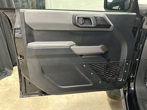 Used 2022 Ford Bronco Black Diamond image 14