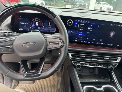 Used 2024 Chevrolet Traverse RS w/ LPO, Floor Liner Package AWD/4WD image 16