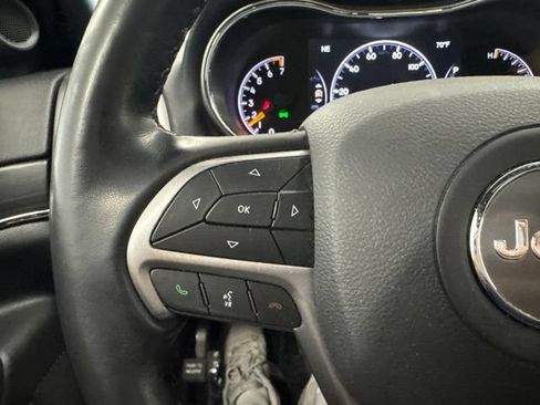 Used 2022 Jeep Grand Cherokee Limited AWD/4WD image 36