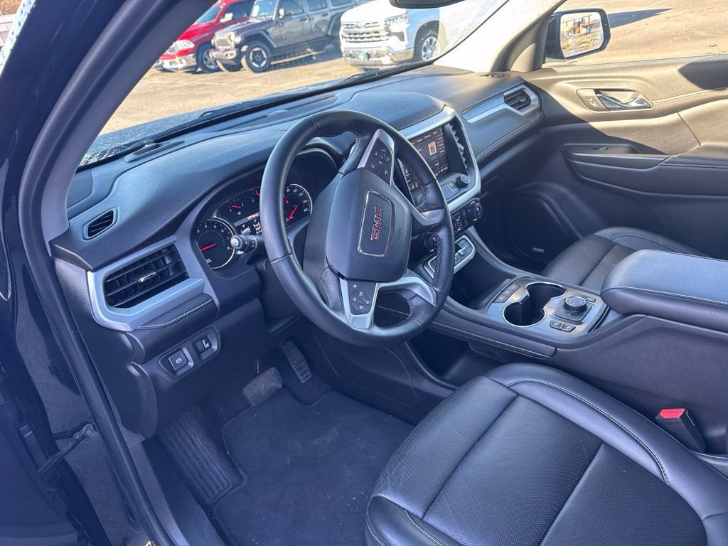 Used 2023 GMC Acadia SLT AWD/4WD image 5