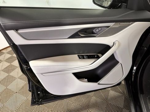 New 2026 Jaguar F-PACE R-Dynamic S image 10