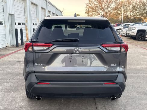 Used 2024 Toyota RAV4 XLE w/ Convenience Package image 8