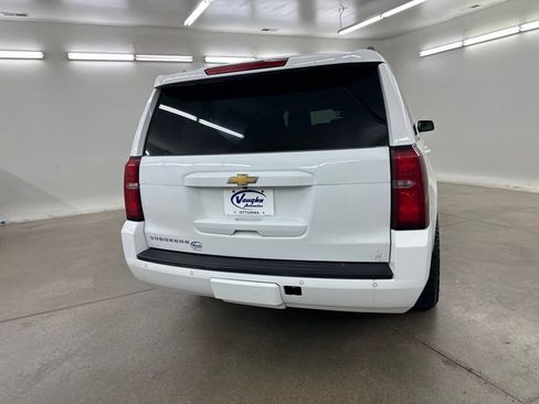 Used 2017 Chevrolet Suburban LT w/ Luxury Package AWD/4WD image 12