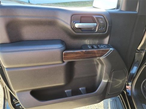 Used 2022 GMC Sierra 1500 SLT image 18