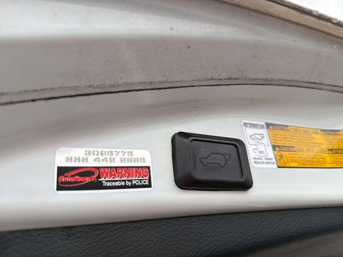 Used 2013 Toyota RAV4 Limited image 23