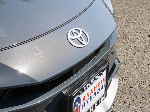 Used 2024 Toyota Prius Prime FWD image 6