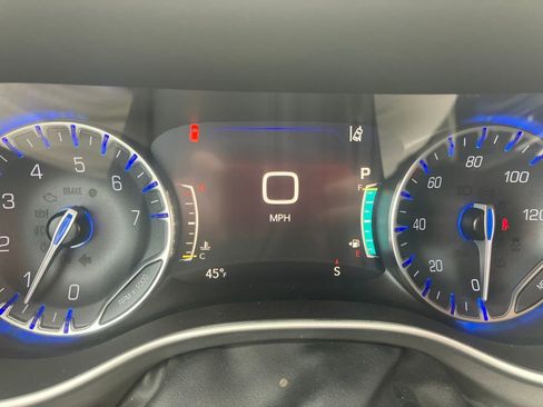 Used 2022 Chrysler Pacifica Touring-L FWD image 16