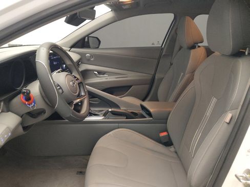 Used 2023 Hyundai Elantra SEL FWD image 17