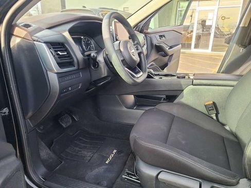 Used 2023 Nissan Rogue S image 12