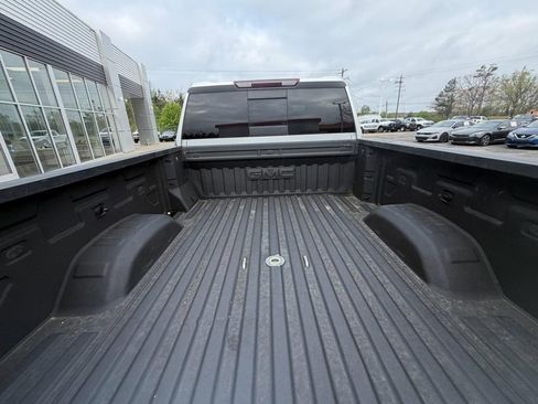 Used 2022 GMC Sierra 2500 SLE w/ SLE Value Package; image 8