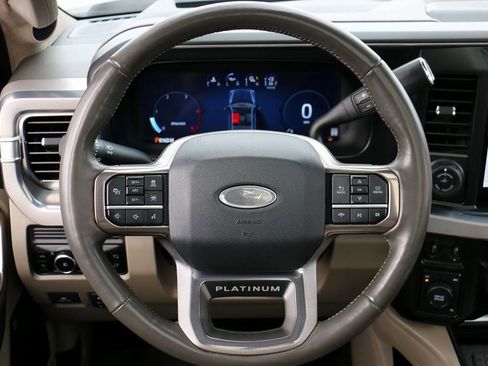 Used 2025 Ford F250 Platinum w/ Platinum Plus Package image 30