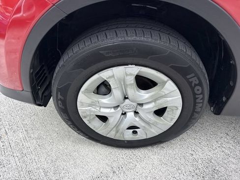 Used 2015 Toyota RAV4 LE FWD image 10