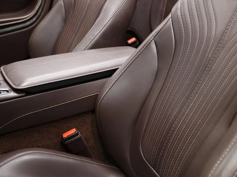 Used 2019 Aston Martin DB11 Volante RWD image 17