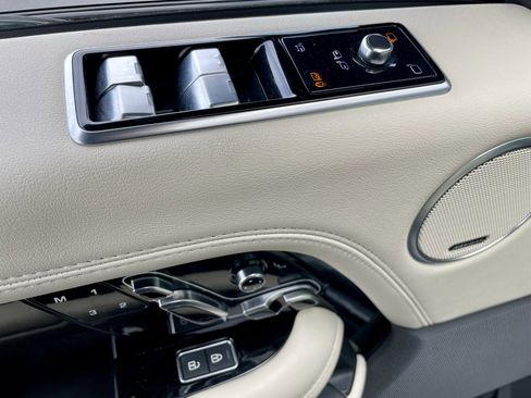 Used 2021 Land Rover Range Rover Westminster Edition image 11