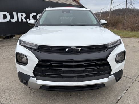 Used 2021 Chevrolet TrailBlazer LT w/ LPO, Blackout Package image 2