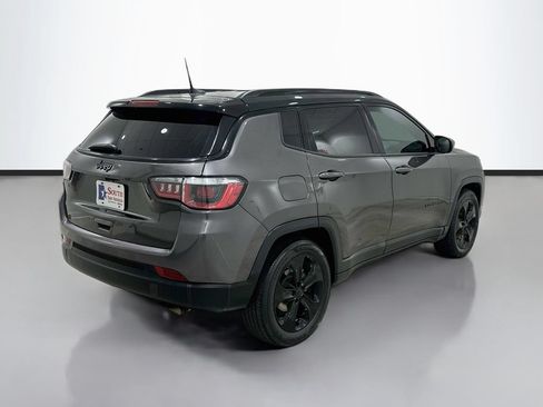 Used 2019 Jeep Compass Latitude FWD image 7