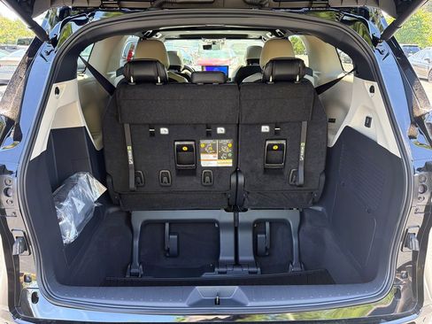 New 2026 Toyota Sienna Platinum AWD/4WD image 17