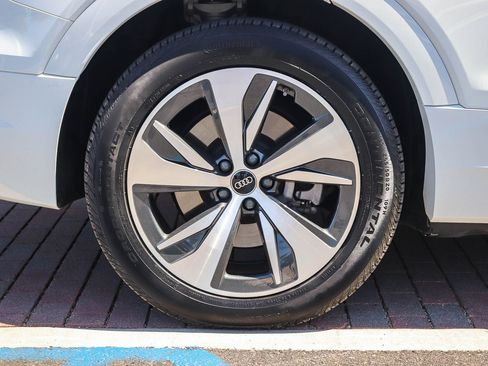 Used 2024 Audi Q8 e-tron Premium Plus AWD/4WD image 10