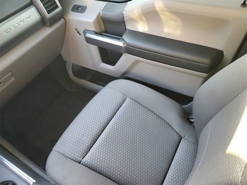 Used 2022 Ford F450 XLT w/ XLT Value Package image 11