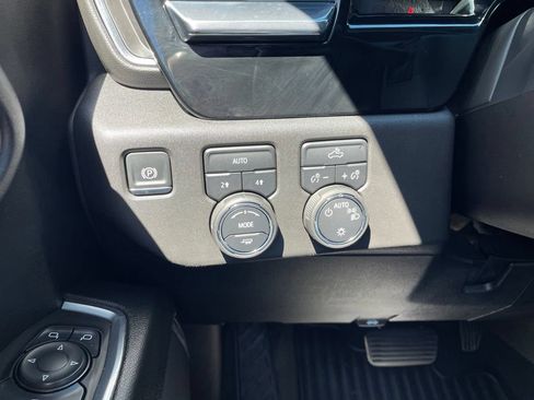 Used 2025 Chevrolet Silverado 1500 LT AWD/4WD image 26