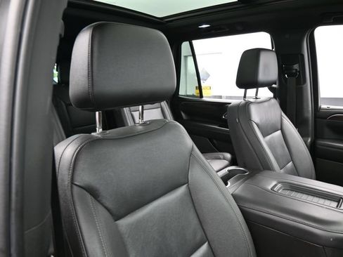 Used 2022 Chevrolet Tahoe Z71 w/ Luxury Package AWD/4WD image 53