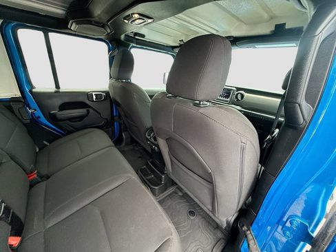 Used 2023 Jeep Wrangler Unlimited AWD/4WD image 32