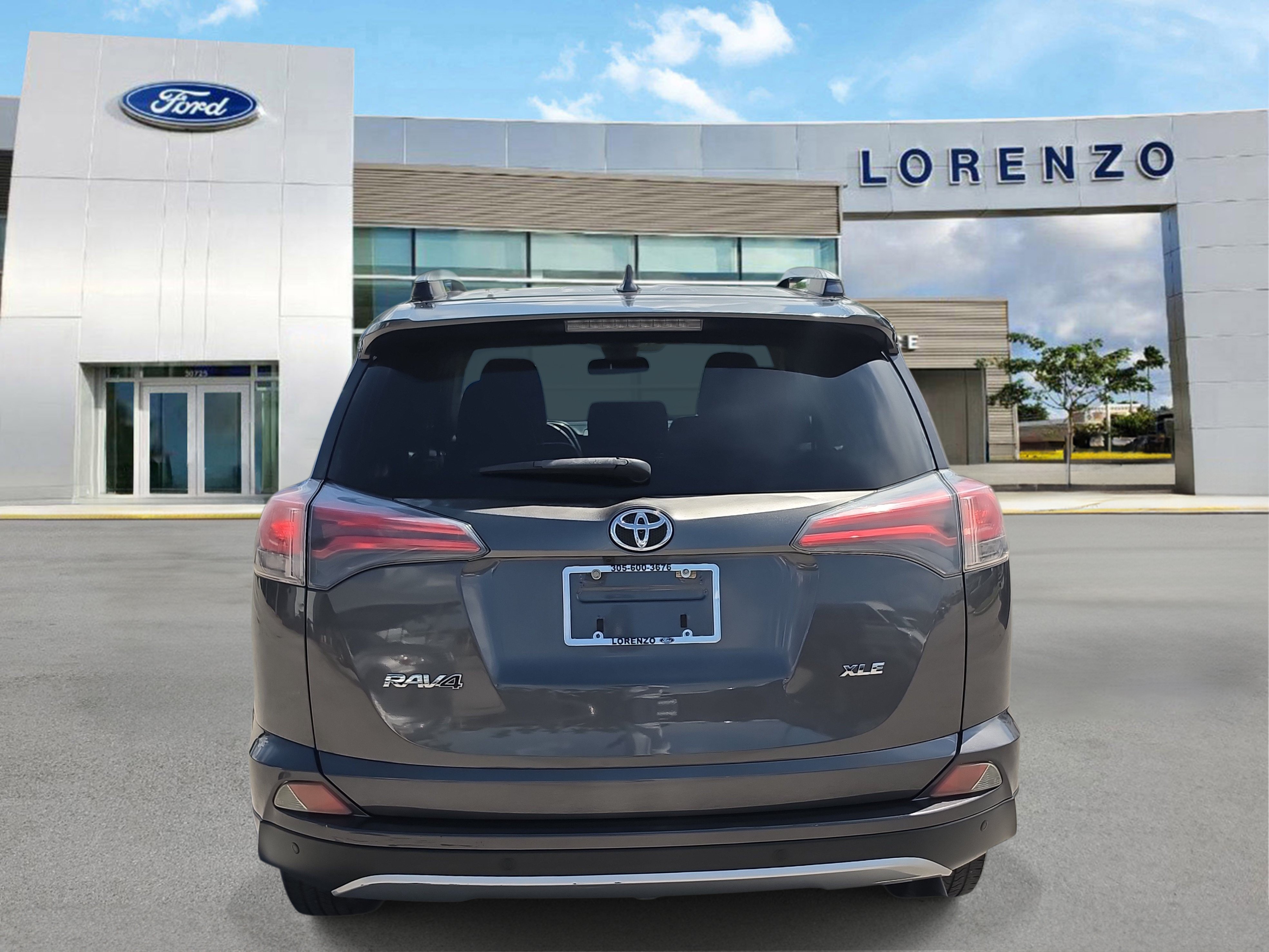Used 2017 Toyota RAV4 XLE FWD image 5